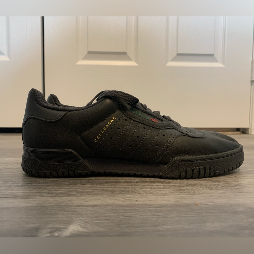 YEEZY Powerphase size 7 Men’s
